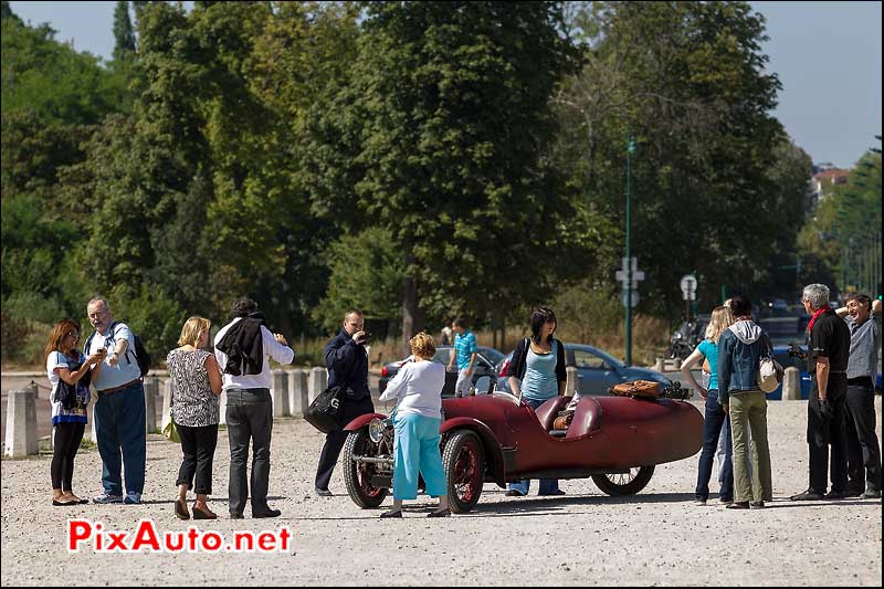 attroupement tricyclecar darmont-special