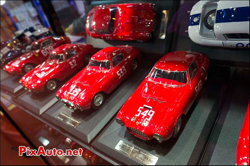 Vitrine Ferrari Miniature, salon retromobile 2014