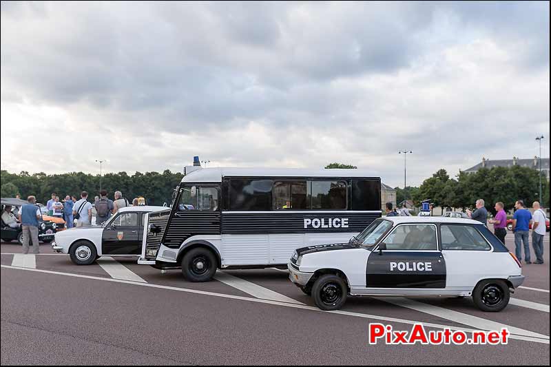 Vehicules de Police, Traversee de Paris estivale