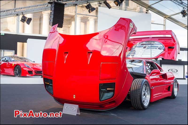 Ferrari F40 capots ouverts, RM-Auctions Paris