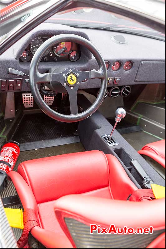Habitacle Ferrari F40 de 1990, RM-Auctions Paris