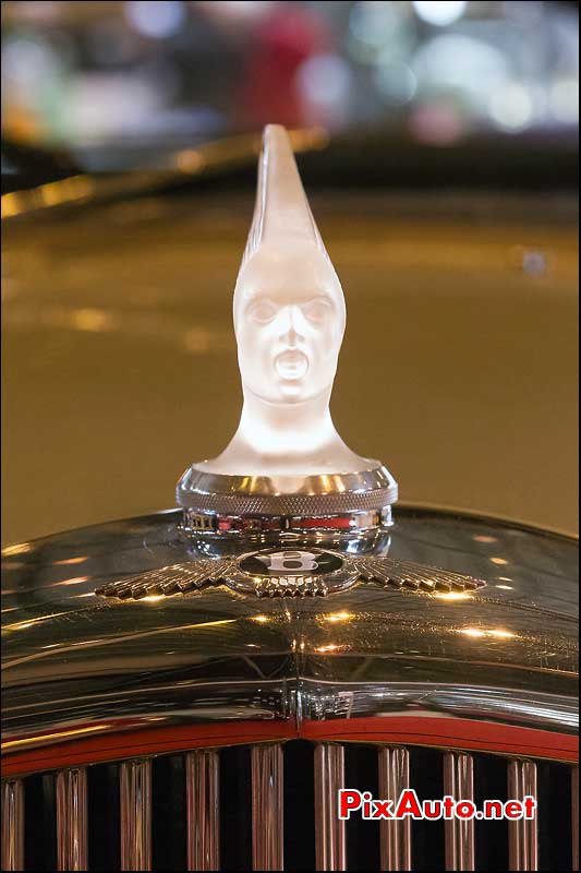 Salon Retromobile, Mascotte Cristal Lalique Bentley