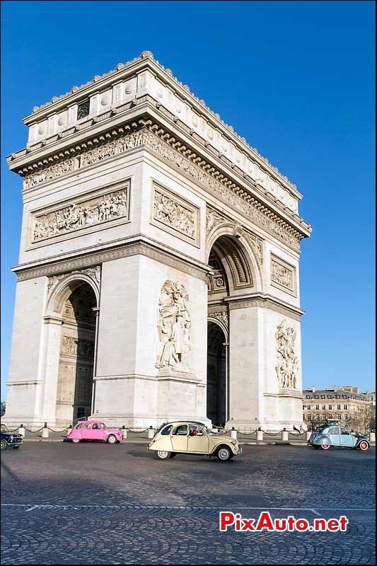 Traversee de Paris, Citroen 2cv Arc De Triomphe