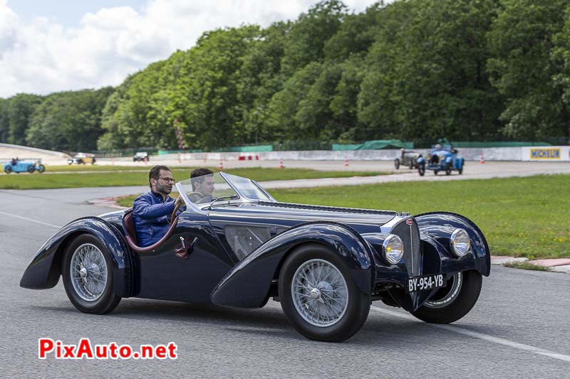 Liberté, Egalité, Roulez !, Bugatti Type 57 Atlantic Spider