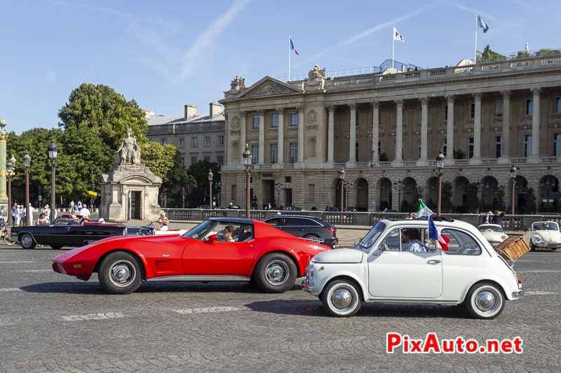 Traversee De Paris Estivale, Fiat 500 et Chevrolet Corvette