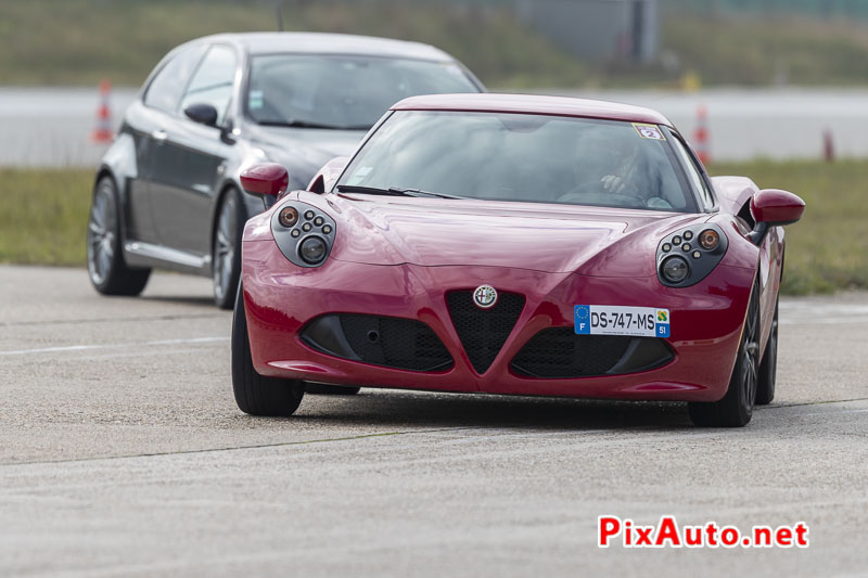 Alfa Romeo 4c coupe a l'Autodrome Italian Meeting